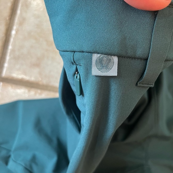 Men’s Lululemon Commission Shorts - Picture 4 of 8